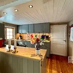 Family-friendly At With Trails, Sauna And Fireplace Casa de Férias